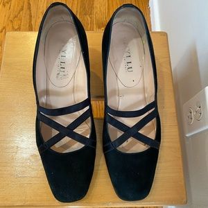 comfy Black Suede Anyi Lu pumps
